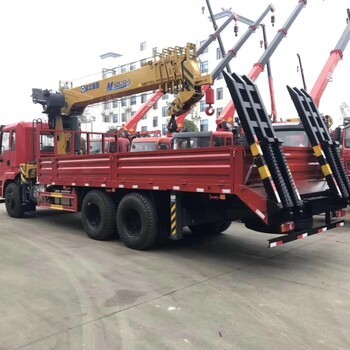 徐工12噸后八輪隨車吊市場價格分析及選購指南